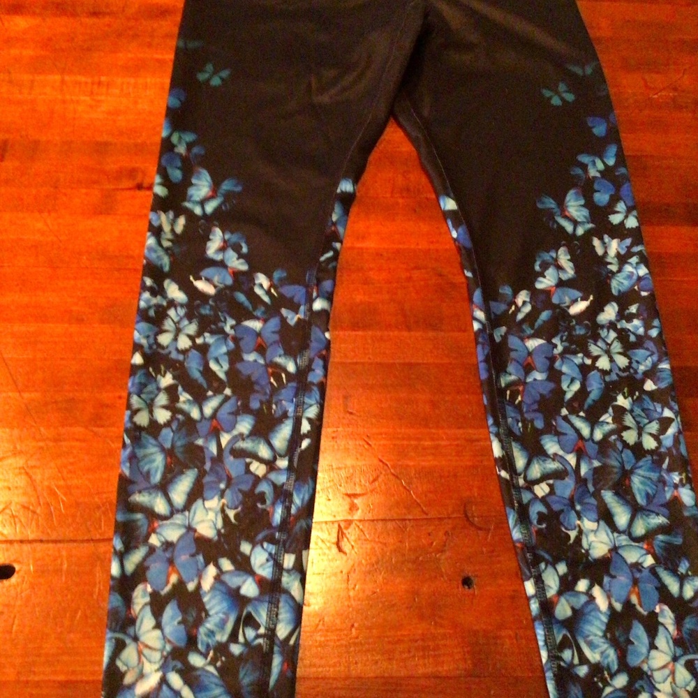 ALO YOGA X GYPSET GODDESS AIRBRUSH BUTTERFLY LEGGINGS 🦋🦋🦋size SMALL
